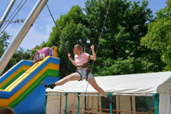 Emilka-na-trampolinie