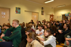 Zgromadzeni-ucznowie-klas-starszych