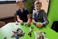 Jasiek-i-Antek-uwielbiaja-klocki-lego