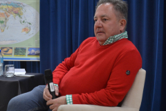 P.-Maklowicz-wsluchuje-sie-w-kolejne-pytanie