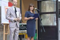 Nowa-dyrekcja-naszej-szkoly-p.-dyrektor-Magdalena-Obrzut-i-p.-wicedyrektor-Mateusz-Wiecek