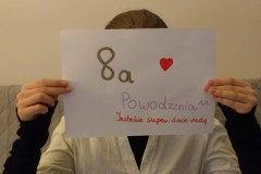 Uczennica-klasy-7d-zyczy-klasie-8a-powodzenia